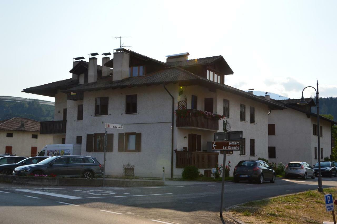 Il Nido Dei Sogni Sanzeno Apartment Bagian luar foto